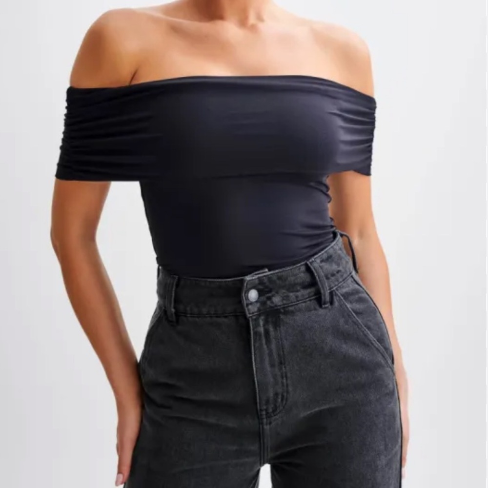 Meshki Recycled Nylon Off Shoulder Top. Black. Small. NWT.